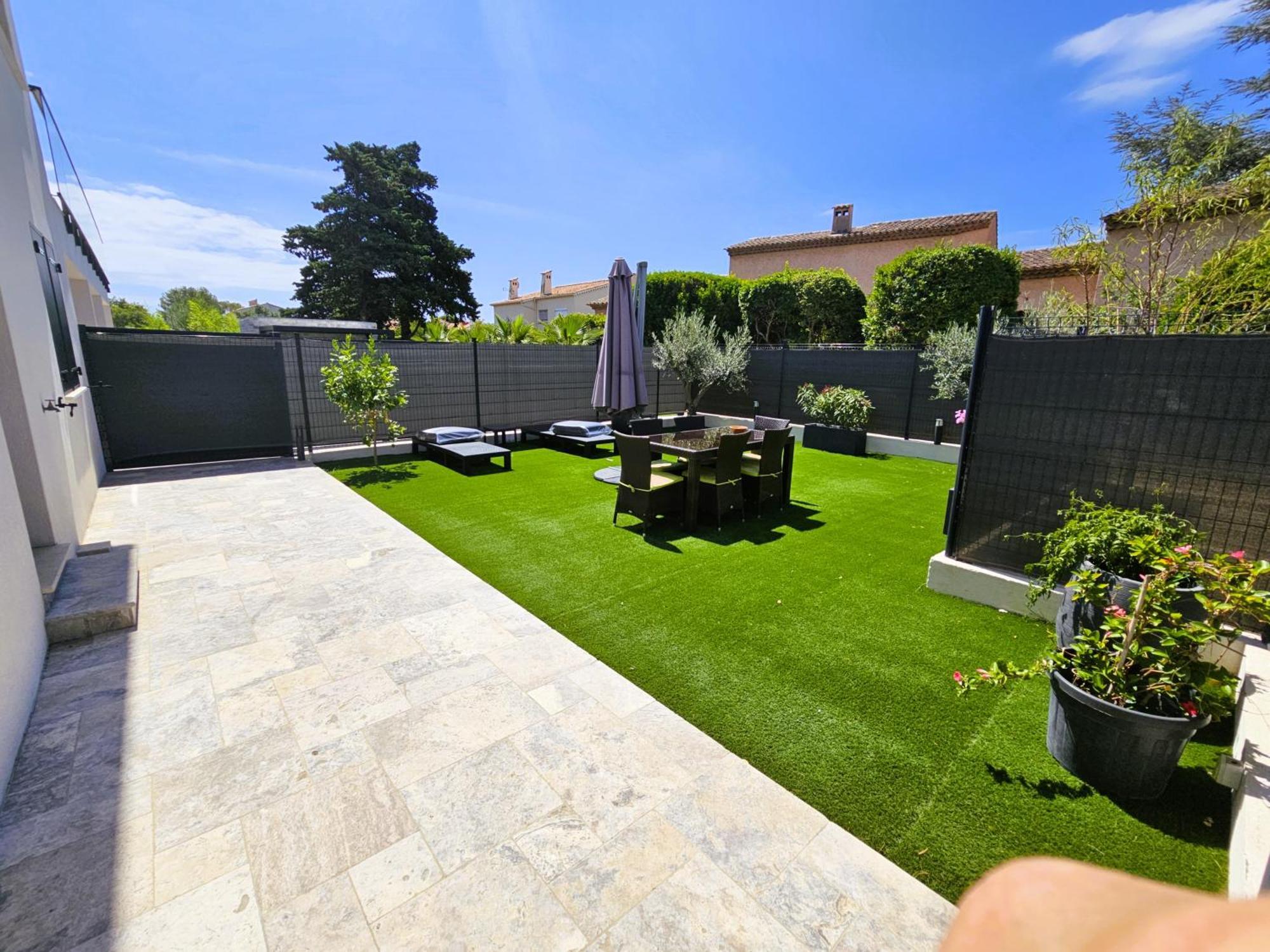 Etoile Du Berger Saint Aygulf: Seaside Villas with Private Gardens and Heated Pool Exterior photo