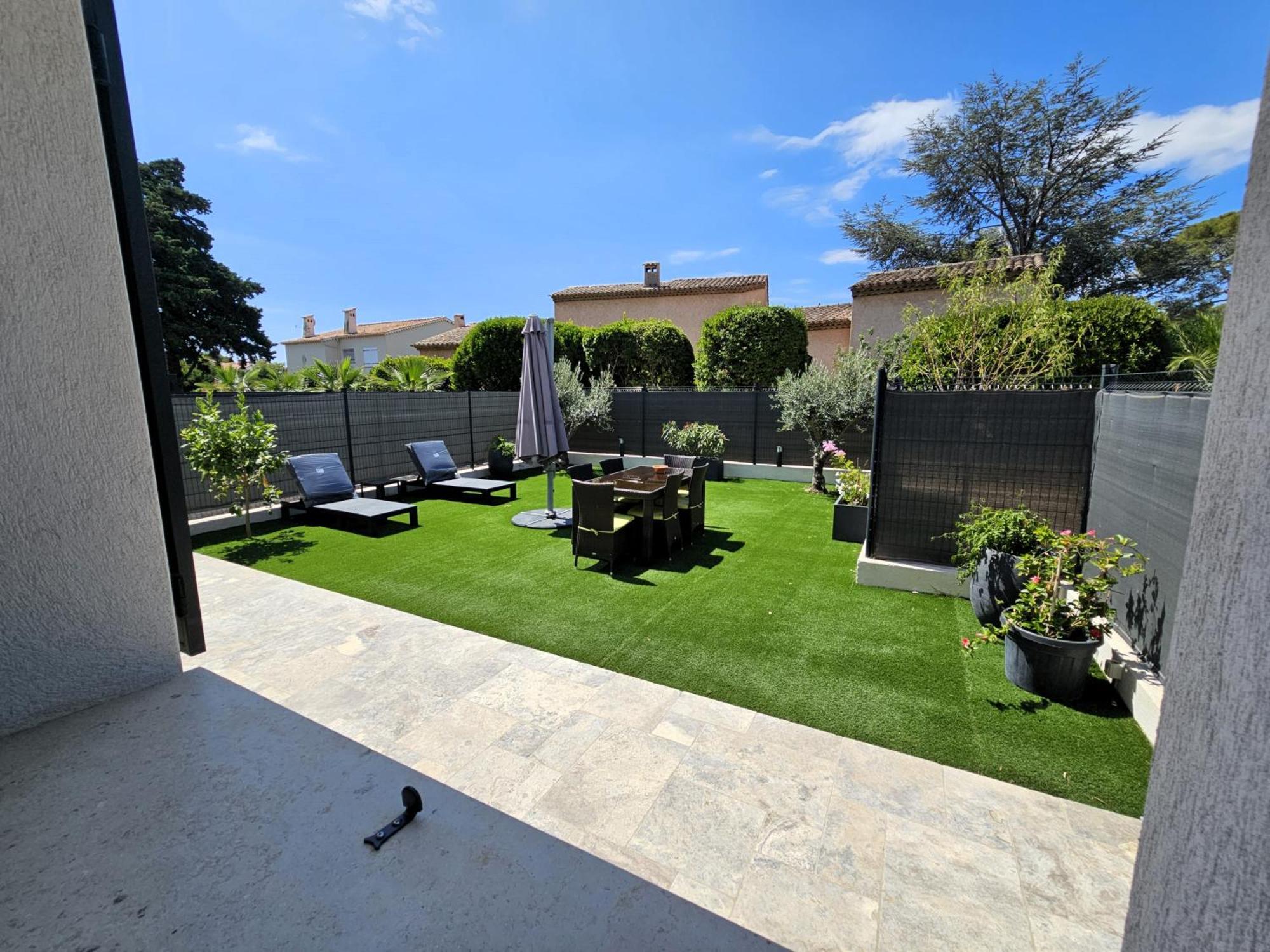 Etoile Du Berger Saint Aygulf: Seaside Villas with Private Gardens and Heated Pool Exterior photo