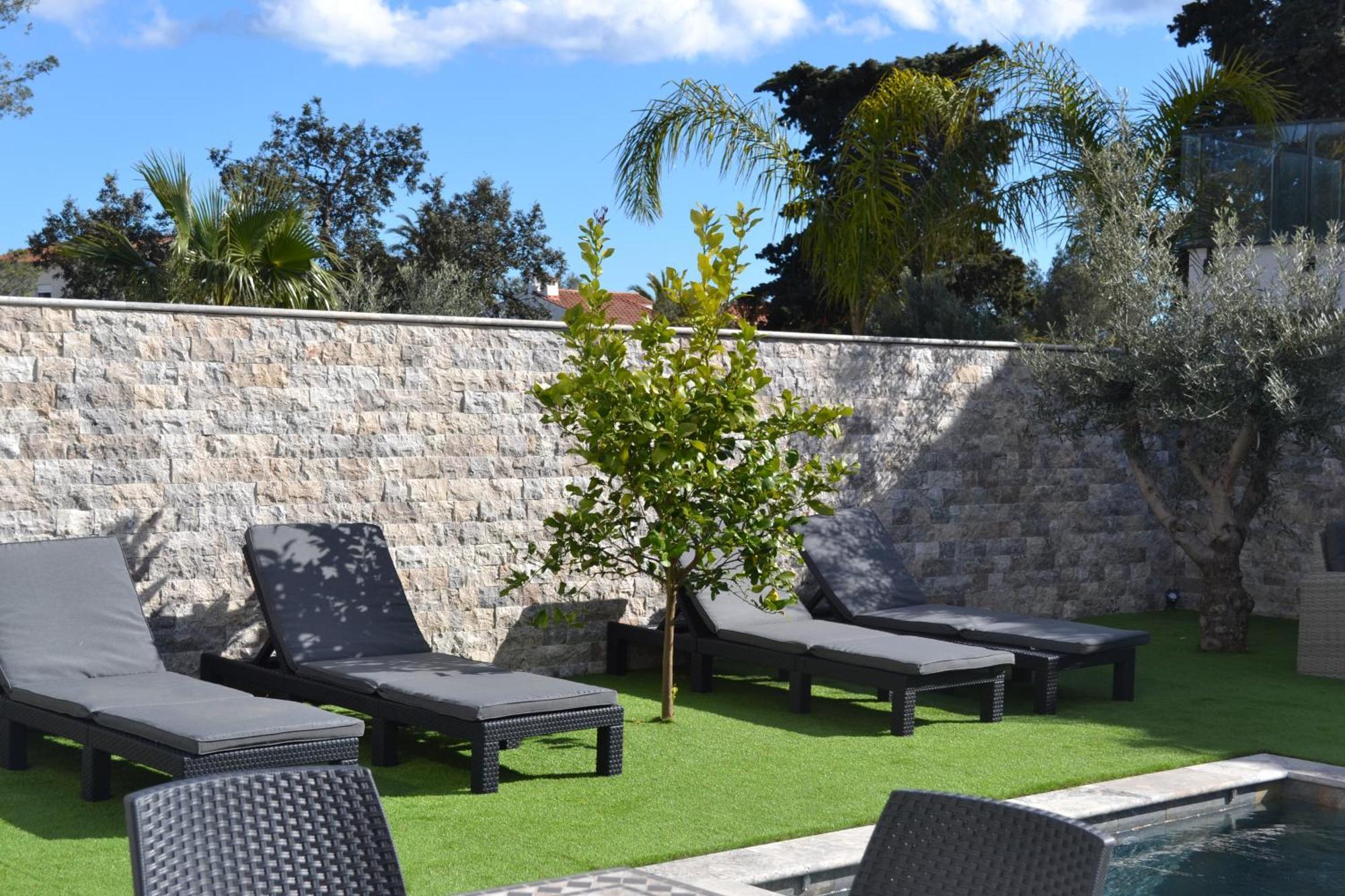 Etoile Du Berger Saint Aygulf: Seaside Villas with Private Gardens and Heated Pool Exterior photo