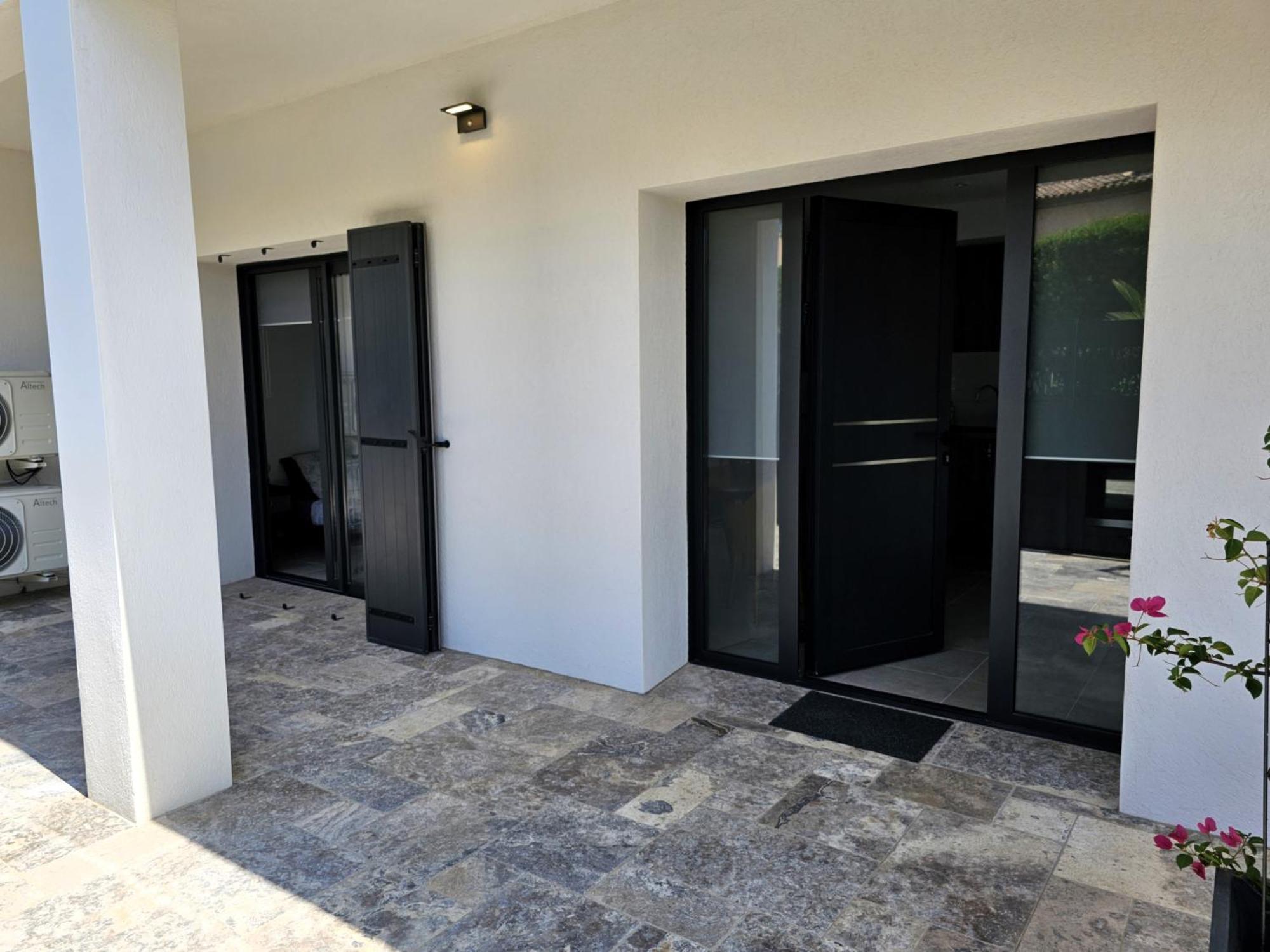 Etoile Du Berger Saint Aygulf: Seaside Villas with Private Gardens and Heated Pool Exterior photo
